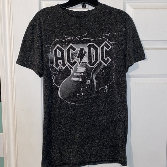3/$30 ACDC Band Shirt - Picture 5 of 5